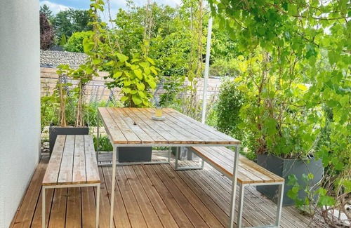 Zirndorf Apartment | Ferienwohnung "unterschlupf" mit Großer Terrasse und Garten