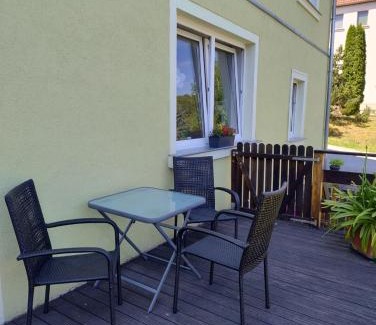 Sebnitz Apartment | Ferienwohnung Waldblick mit Balkon
