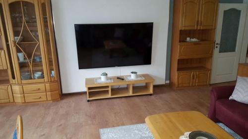 Nordenham Apartment | Ferienwohnung Wesergarten