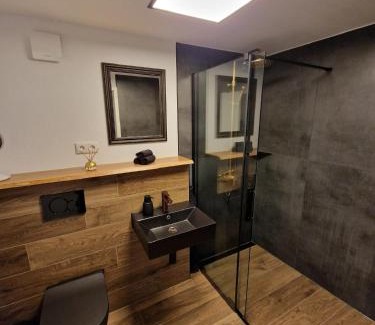 Bad Berleburg Apartment | Ferienwohnung Zum Weißen Roß