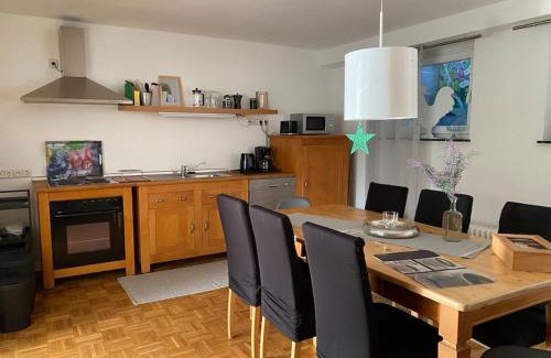 Wermelskirchen Apartment | Ferienwohnung100qm mit Garten