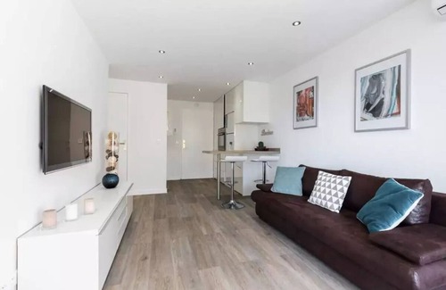 Cannes La Bocca Apartment | Ferienwohnungen für 4 Personen