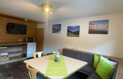 Bach Apartment | Ferienwohnungen Haus Bergflora