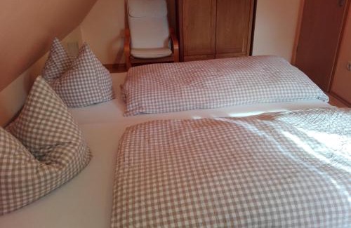 Egloffstein Apartment | Ferienwohnungen Porisch