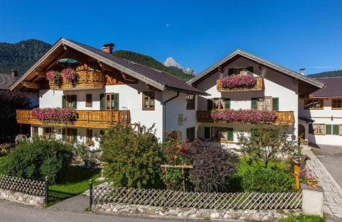 Mittenwald Apartment | Ferienwohnungen St Christoph