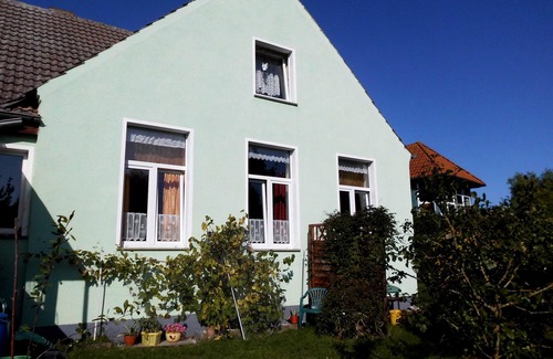 Putgarten Apartment | Ferienzimmer - Haus Ebel/alte Schule
