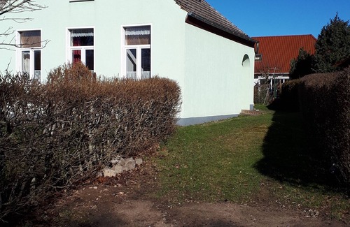 Putgarten Apartment | Ferienzimmer - Haus Ebel/alte Schule