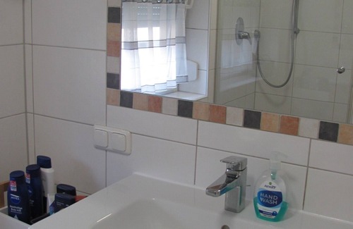 Unterallgau Apartment | Ferienzimmer Omi für 2 Personen in Trunkelsberg zum Schlafen , Arbeiten