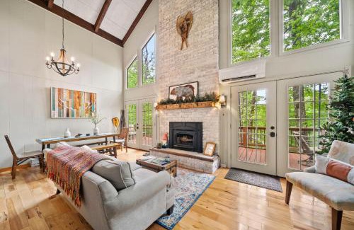 Charter Hills House | Fern Leaf Lodge