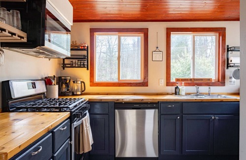 Kerhonkson Apartment | Fern Pond Cottage