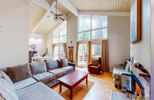 Twin Peaks House | Fernrock Cabin