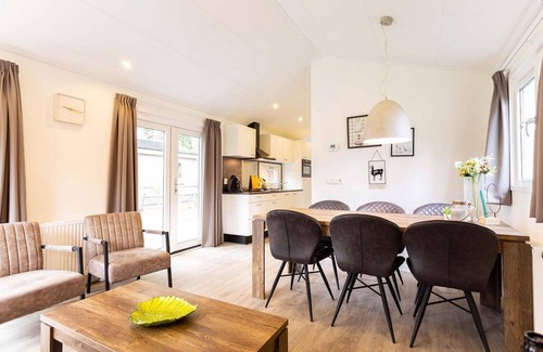 Beekbergen-Zuid Ski Chalet | ✓ Ferox at Recreatiepark Beekbergen ✓ Holiday home for 6 persons ✓ Located in Beekbergen (Gelderland) ✓ Holiday park on the Veluwe ✓ Book directly through the park