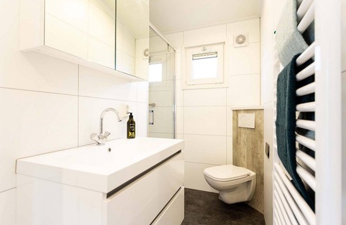 Beekbergen-Zuid Ski Chalet | ✓ Ferox at Recreatiepark Beekbergen ✓ Holiday home for 6 persons ✓ Located in Beekbergen (Gelderland) ✓ Holiday park on the Veluwe ✓ Book directly through the park