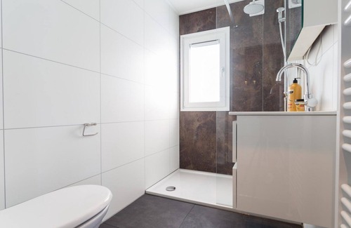 Beekbergen-Zuid Ski Chalet | ✓ Ferox XL at Recreatiepark Beekbergen ✓ Holiday home for 4 persons ✓ Located in Beekbergen (Gelderland) ✓ Holiday park on the Veluwe ✓ Book directly through the park