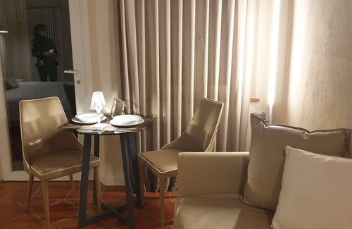 Ferrara House | Ferrara Rooms