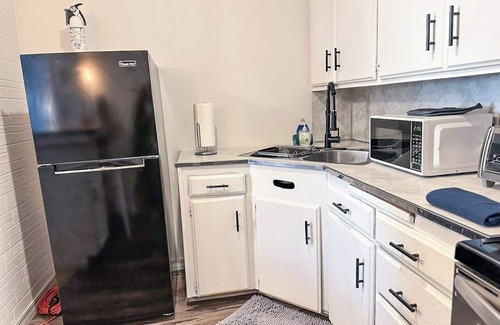 Midwest City Apartment | Festive Winter Getaway | Free Parking | Close to City Attractions I 30% Discount on Long Stays