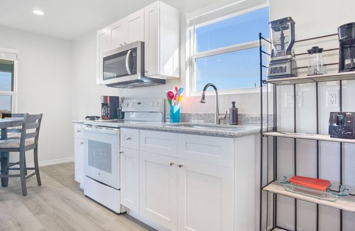 Gilchrist House | Fetching, cozy home, Sleeps 4! Pet&kid friendly!