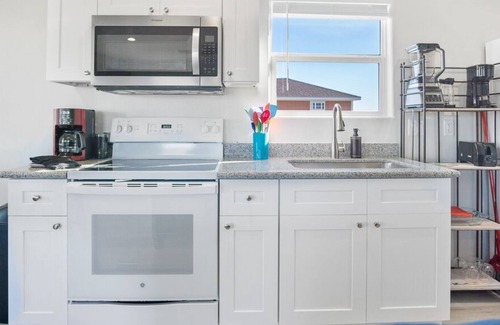 Gilchrist House | Fetching, cozy home, Sleeps 4! Pet&kid friendly!