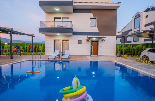 Ciftlik Villa | Fethiyede Denize Yakın Süper Lüks Villa
