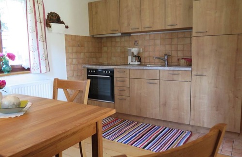 Frasdorf Apartment | Fewo 90 m², 3 SZ, Liegewiese, Seperates WC, Bergblick, W-lan
