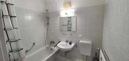 Lausen Apartment | FeWo am Kulkwitzer See