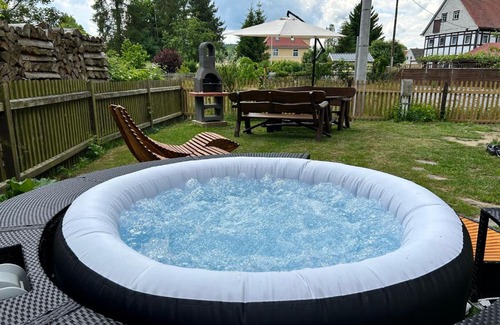 Grossschoenau Apartment | Fewo Frushi mit Sauna & saisonalem Whirlpool im Zittauer Gebirge