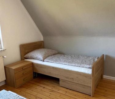 Varel Apartment | FEWO in Varel Winkelsheide in 11 Auto-Minuten am Hafen oder am Strand auch mit Hund