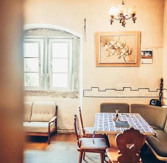 Hildburghausen Apartment | FeWo Therese Schloss Weitersroda
