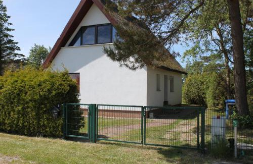 Dierhagen Ost Apartment | "Fewo-Ulla- 1" Ferienwohnung im EG