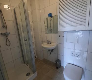 Berlin-Britz Apartment | FEWO1-1 Zim Apart-4 Bett-Küche-Dusche WC-Parkplatz