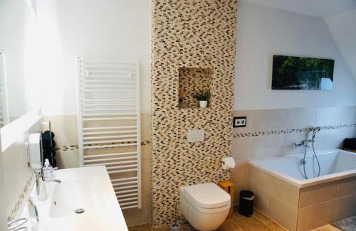 Thale Apartment | FeWo26 im Sagenharz - stilvolles Family-Apartment, 2 SZ, Klimaanlage, WLAN, Netflix & Free Parking