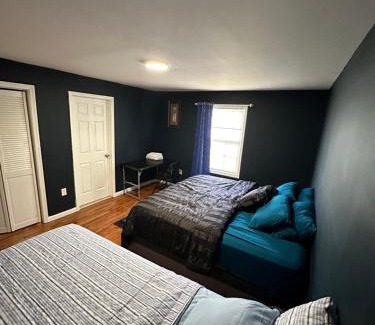 Irvington House | Fidelia Amethyst Room, King Bed and Twin Bed with Private Bathroom Minutes From Newark Liberty International Airport and Newark Penn Station