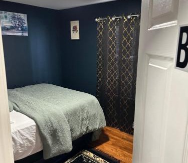 Irvington House | Fidelia Beryl Room, Queen Bed Minutes from Newark Liberty International Airport and Newark Penn Station