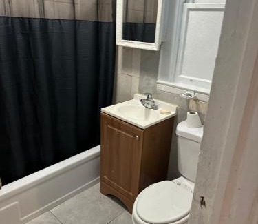 Irvington House | Fidelia Fuchsite Room, Queen Bed minutes from Newark Liberty international Airport and Newark Penn Station