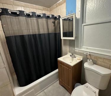 Irvington House | Fidelia Fuchsite Room, Queen Bed minutes from Newark Liberty international Airport and Newark Penn Station