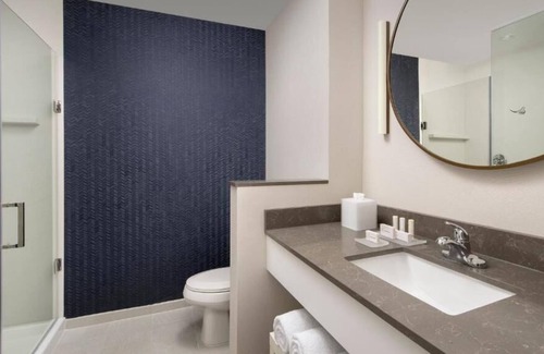 Florida City House | Fido-friendly Accommodation with Complimentary Breakfast! Parking, Pool Onsite!