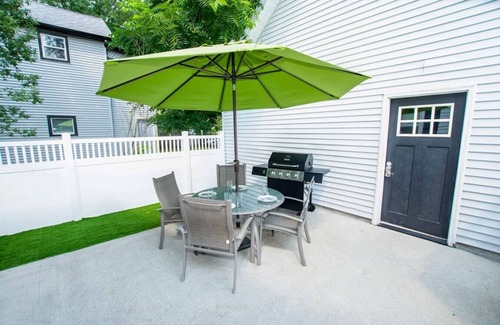 Wisconsin Dells House | Field House | Game Room | DOWNTOWN Dells | Basketball Court| Arcade