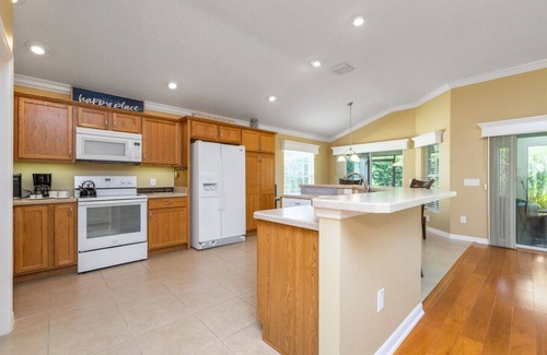 Fernandina House | Fieldbrook Cozy Designer Home (Pinellas)