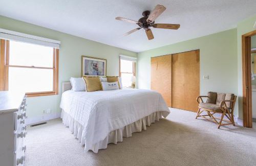 Fennville House | Fields of Fennville - Located on Lakeshore drive - pet friendly - close to public beach access!