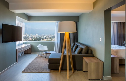Downtown Mexico City Hotel | Fiesta Inn Express Ciudad de México Forum Buenavista