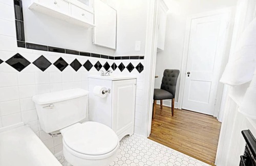 Lower Greenville Apartment | FIFA Ready Dallas Native, Lower-Greenville Ave Area