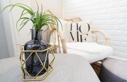 Lower Greenville Apartment | FIFA Ready Local Hotspot SHELTER IN PLACE HERE!