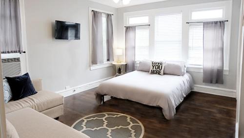 Lower Greenville Apartment | FIFA Ready Local Hotspot SHELTER IN PLACE HERE!