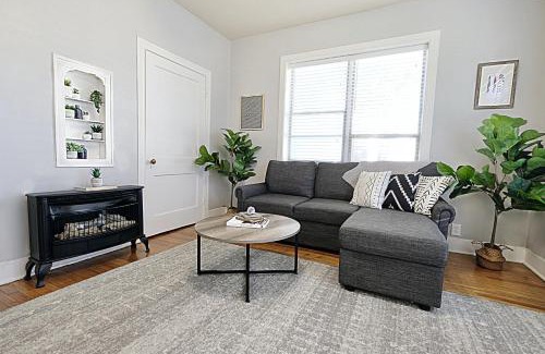 Lower Greenville Apartment | FIFA Ready Relaxing 1 BR near Lower Greenville Free Parking