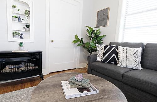 Lower Greenville Apartment | FIFA Ready Relaxing 1 BR near Lower Greenville Free Parking