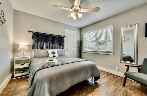 Old East Dallas Apartment | FIFA Ready The Brilliant Flat Arboretum Tickets Included