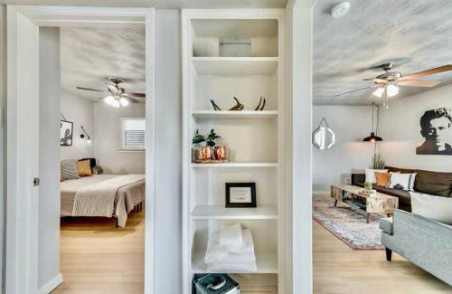 Old East Dallas Apartment | FIFA Ready The Swank - Close to Downtown