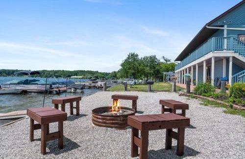 Mayfield Apartment | Fife Lake Lodge 2BR Loft with Kitchen & Lake Views