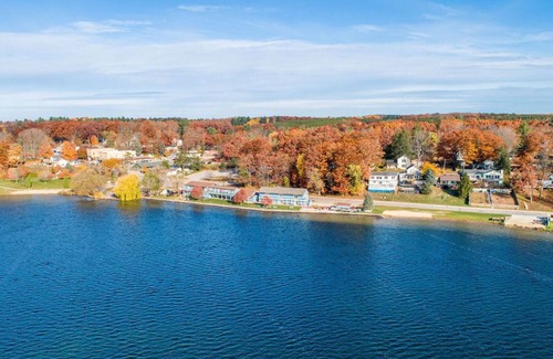Mayfield Apartment | Fife Lake Lodge 6 Double Queen Rooms!