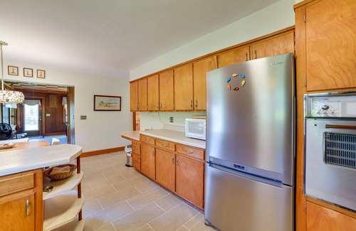 Morehead City House | Fifties Beaufort Home w/Patio, On Newport River!